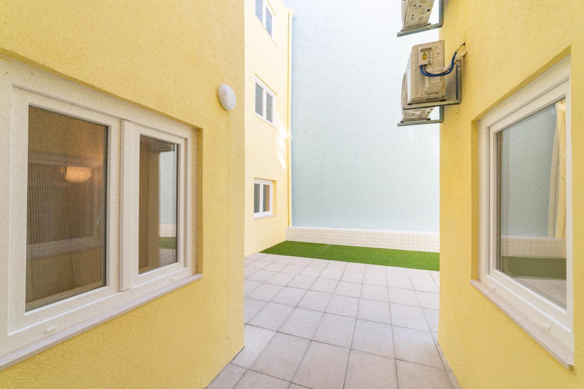 Yellow Charm - Campolide Apartment