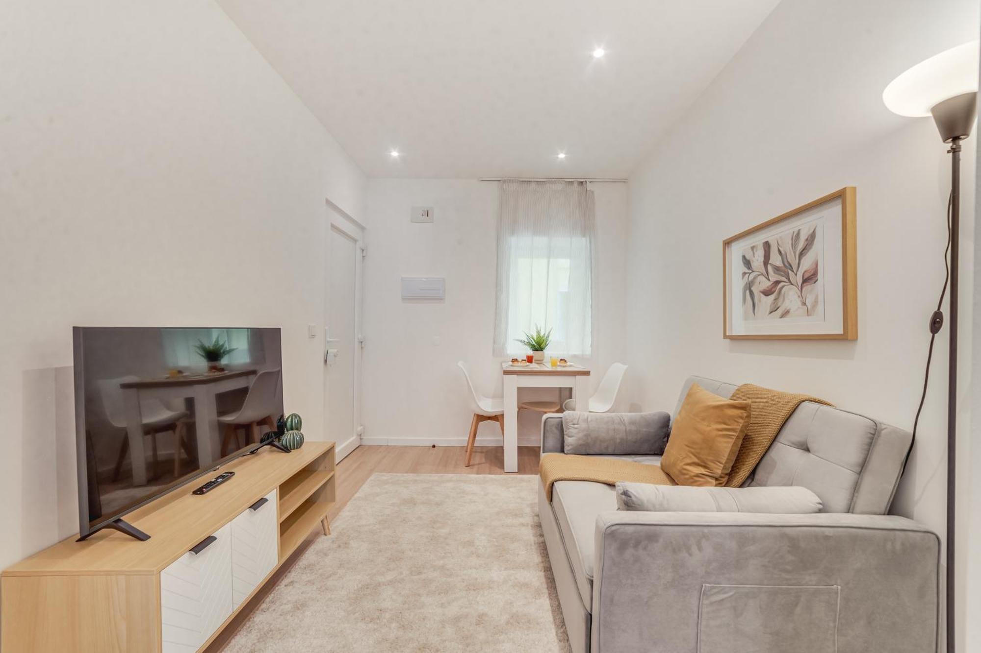 Apartment Yellow Charm - Campolide