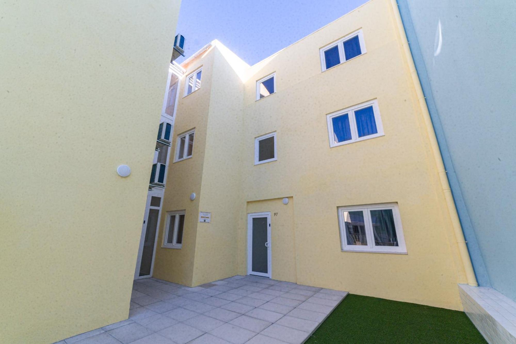 Yellow Charm - Campolide Apartment